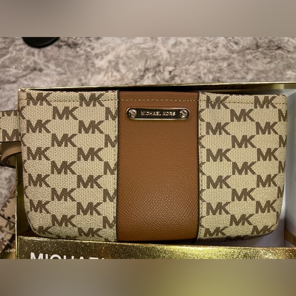 Brand NWT MK Belt Bag - Picture 2 of 16